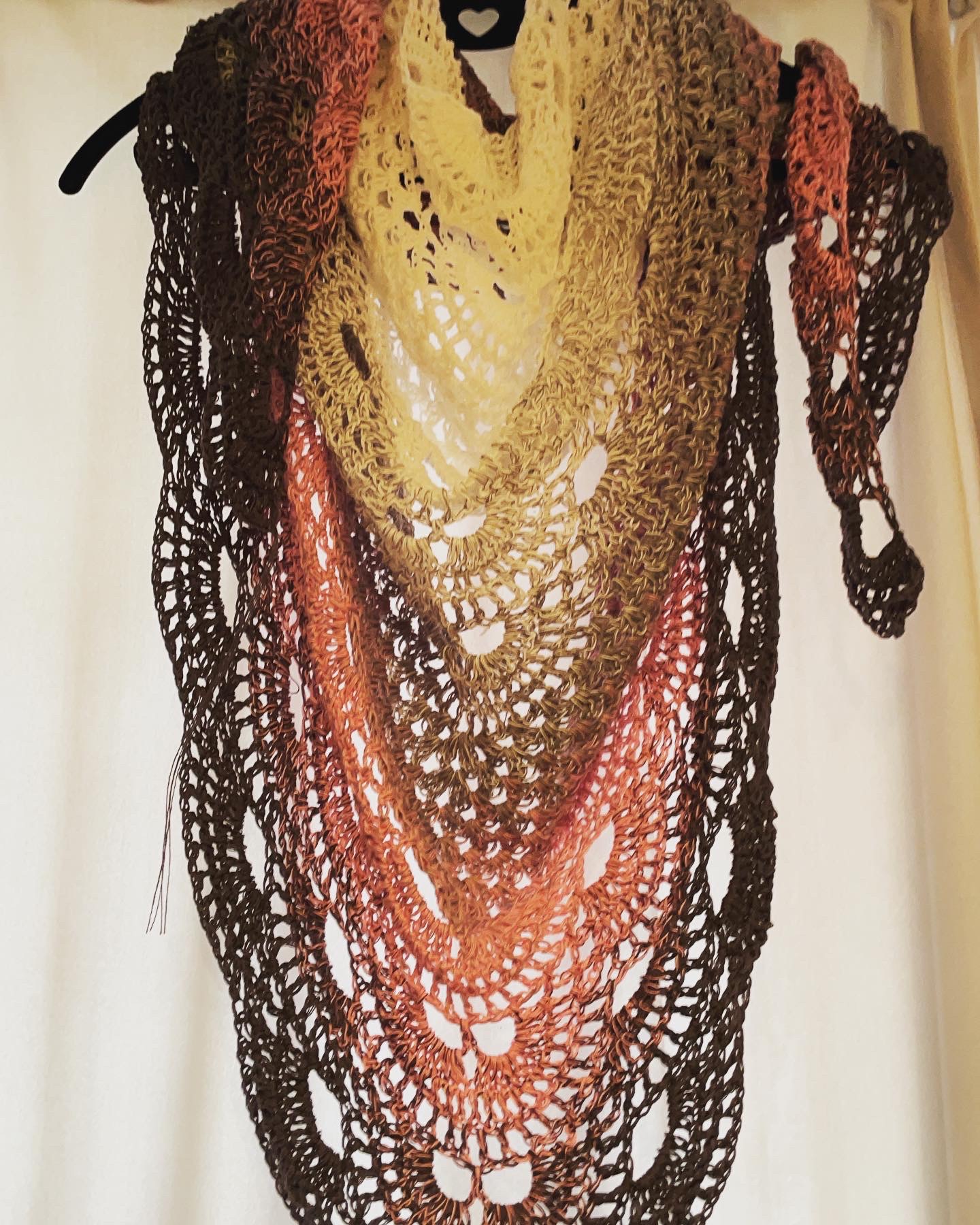 三角ショール（バイラス・グラニースクエア）