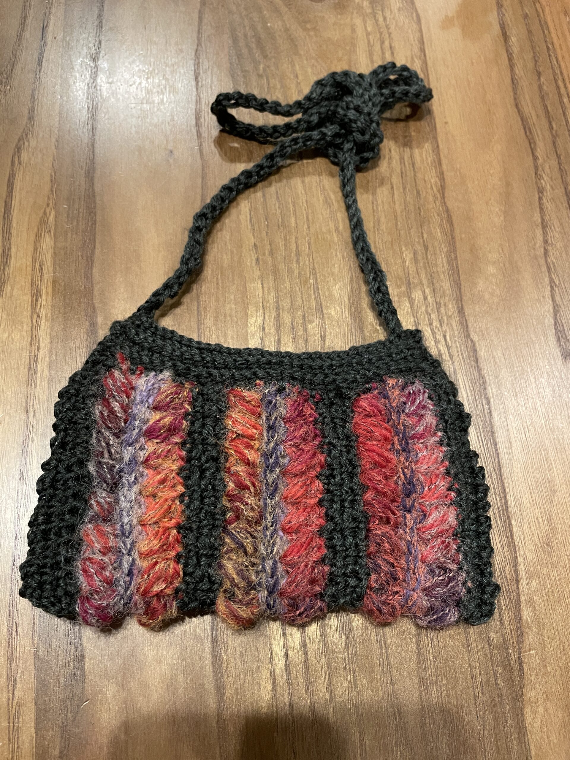 木立ちのスマホポーチ